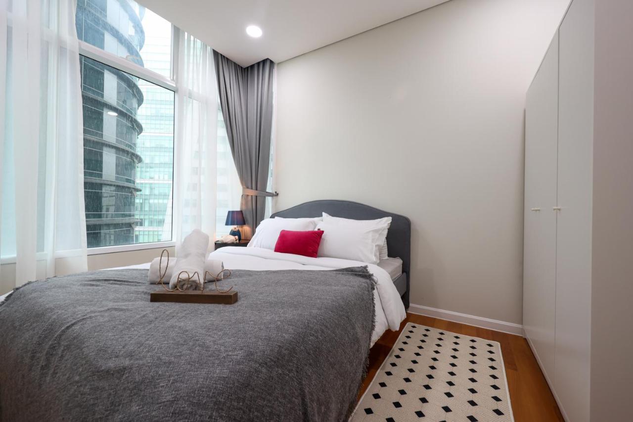 Apartment Sky Klcc By Calm Sojourn