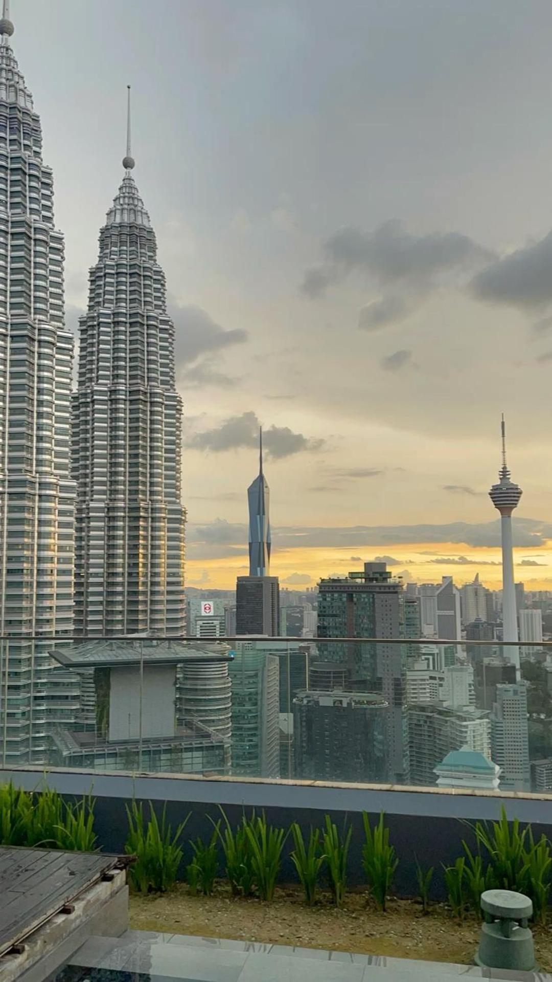 Sky Klcc By Calm Sojourn *